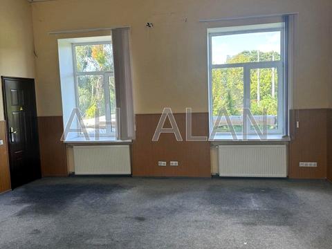 комерційна за адресою Казимира Малевича вул. (Боженка), 68Л