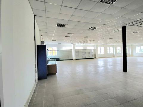 комерційна за адресою Бандери, 75а