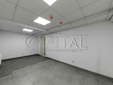 комерційна за адресою Антоновича вул., 131