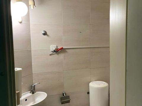 комерційна за адресою Паторжинського вул., 27