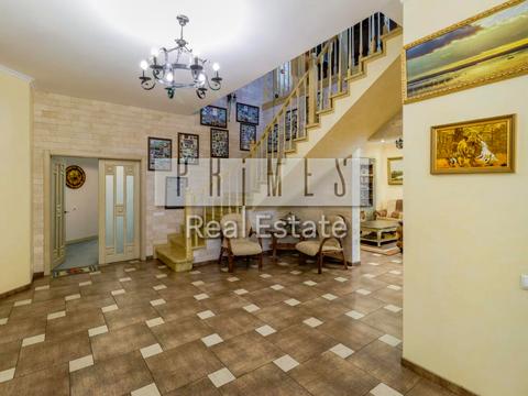 коммерческая по адресу вул. Соборна, 1