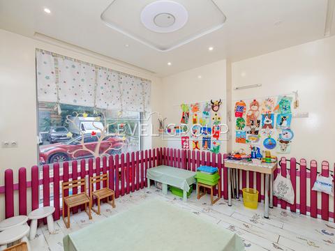 комерційна за адресою Дмитрівська вул., 82