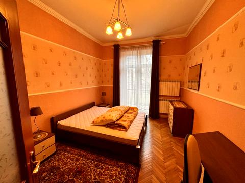 квартира за адресою Дорошенка вул., 5