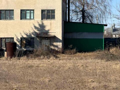 комерційна за адресою Шкільна вул., 1