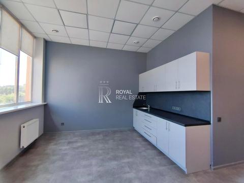 комерційна за адресою Польова вул., 24Д