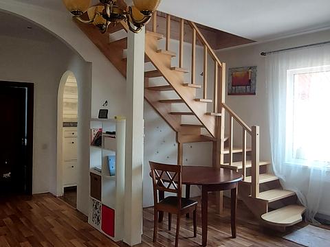 будинок за адресою Центральна вул.