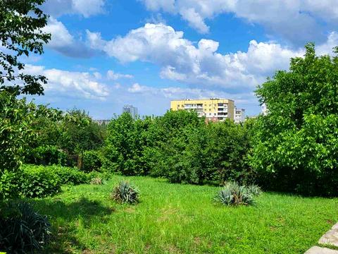 будинок за адресою Радісна вул., 11
