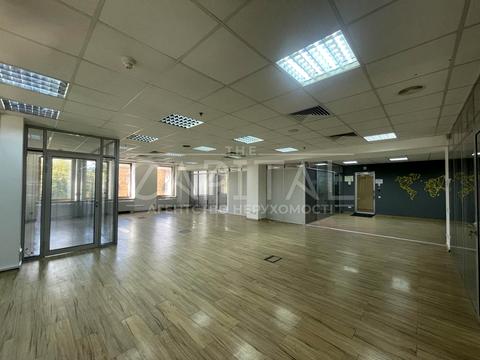 комерційна за адресою Богдана Хмельницького вул., 52а