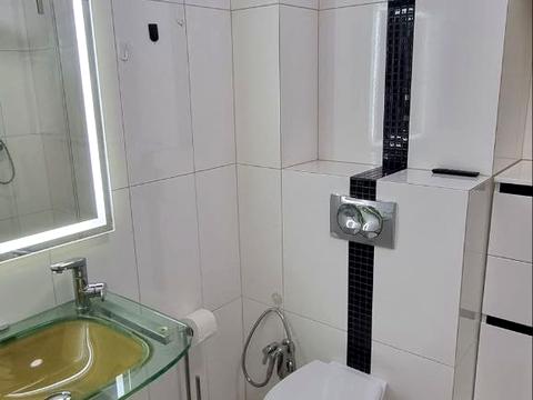 квартира по адресу Ревуцкого ул., 40-В