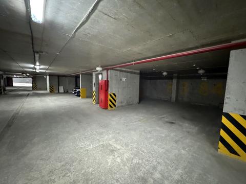 паркомісце за адресою Малоголосківська вул., 42