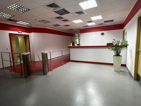 комерційна за адресою Спортивна пл., 1а