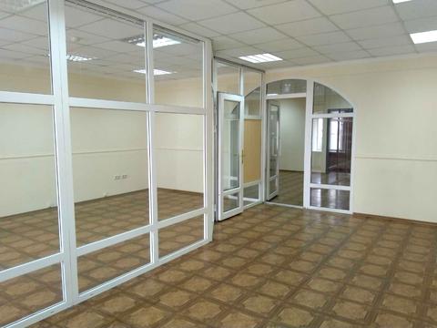 комерційна за адресою Лариси Руденко вул., 6-А