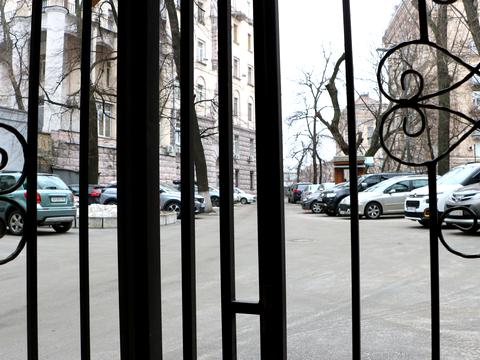 комерційна за адресою Лютеранська вул., 4