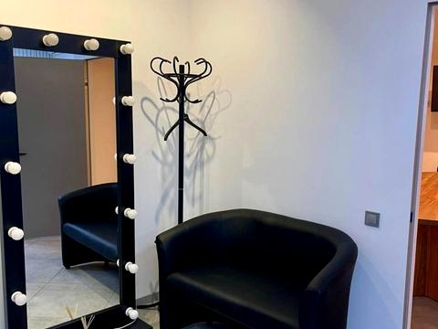 комерційна за адресою Євгена Коновальця вул. (Щорса), 36 Д
