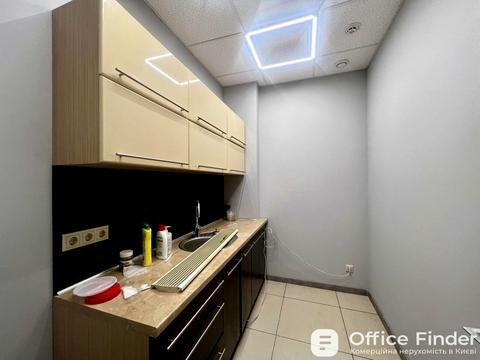 комерційна за адресою Антоновича вул. (Горького), 33в