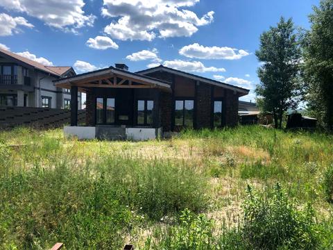 будинок за адресою Надії