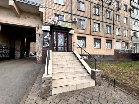 комерційна за адресою 200-річчя Кривого Рогу просп., 9