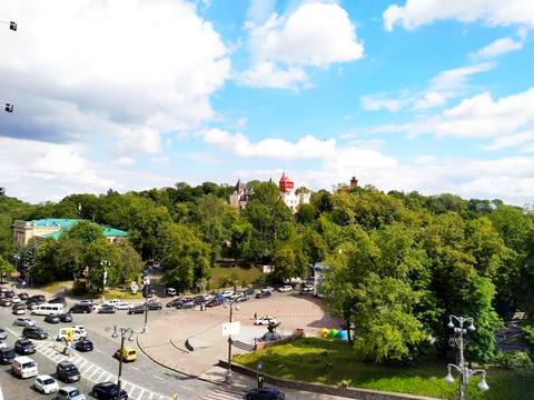 коммерческая по адресу Музейний пер., 4