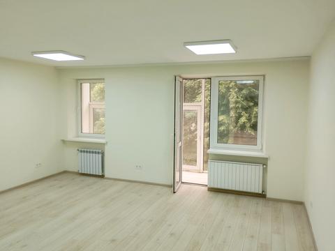 комерційна за адресою Військових Ветеранів вул., 10Б