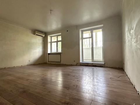 комерційна за адресою Олексія Вадатурського вул. (Маршала Малиновського), 1/1