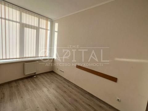 коммерческая по адресу Антоновича, 103