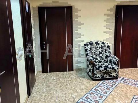 комерційна за адресою Оболонська набережна вул., 15