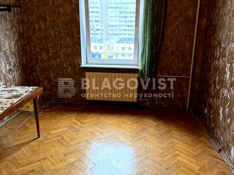 квартира за адресою Анни Ахматової вул., 15