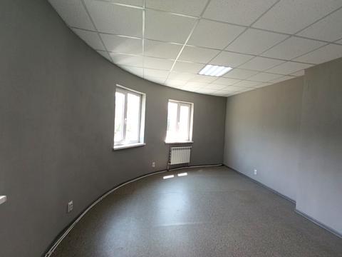 комерційна за адресою Левка Лук'яненка вул. (Маршала Тимошенка), 9