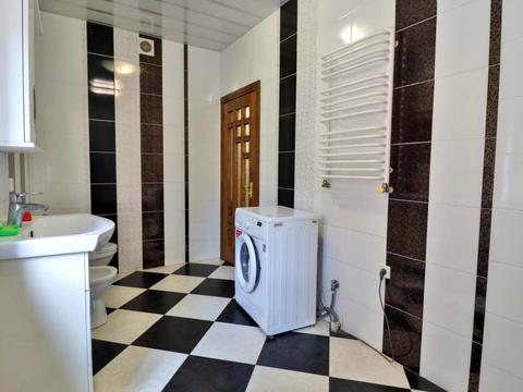 будинок за адресою Франка Ів, 12