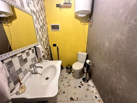 комерційна за адресою соборна, 2К