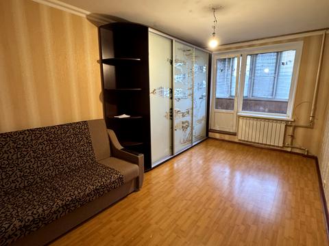 квартира по адресу Гвардейцев-Широнинцев ул., 21