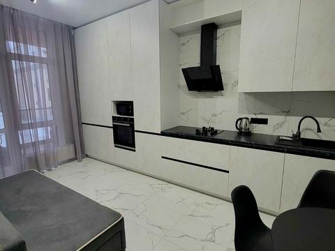 квартира за адресою Богатирська вул., 32