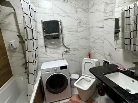 квартира за адресою Домбровського вул., 3