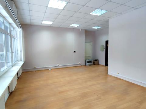 комерційна за адресою Кловський узвіз, 7a