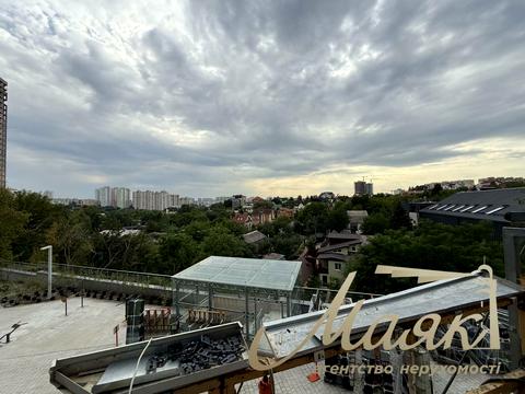 комерційна за адресою Андрія Верхогляда вул. (Михайла Драгомирова), 20-А