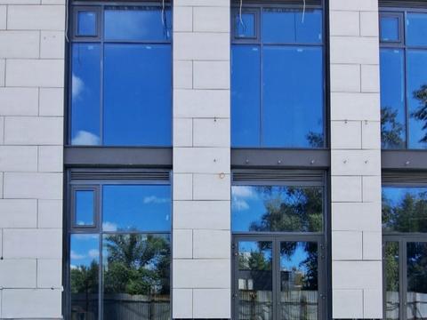 комерційна за адресою Академіка Заболотного вул., 1