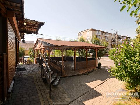 комерційна за адресою Соломії Крушельницької вул., 32б
