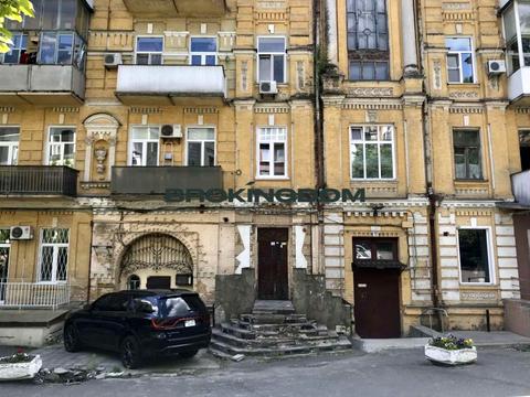 комерційна за адресою Саксаганського вул., 67