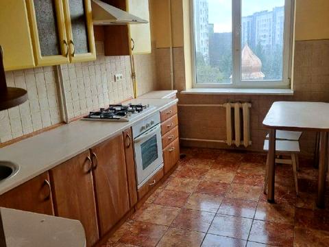 квартира за адресою Віктора Чукаріна вул., 30