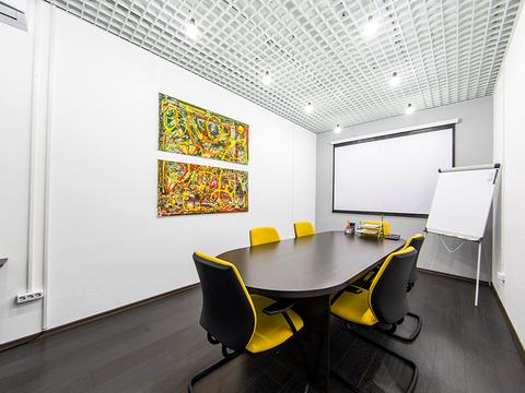 комерційна за адресою Кловський узвіз, 7