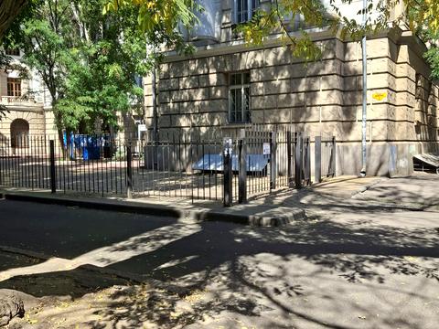 комерційна за адресою Каретний пров., 18