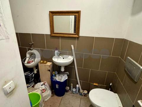 комерційна за адресою Пирогова вул., 2