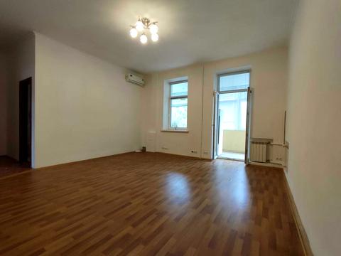 комерційна за адресою Бульварно-Кудрявська вул. (Воровського), 5