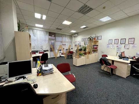 комерційна за адресою Ревуцького вул., 44-А