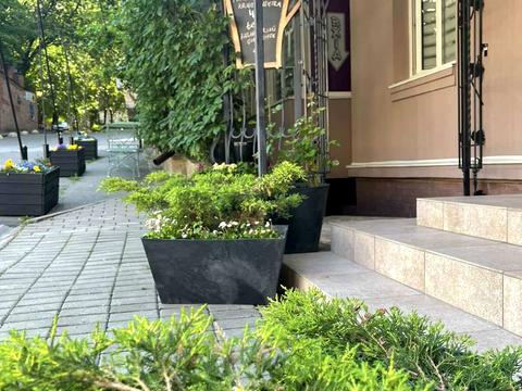 комерційна за адресою Олеся Гончара вул., 28-Б