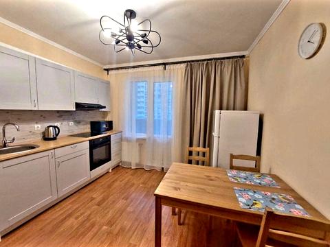 квартира за адресою Софії Русової вул., 7-А