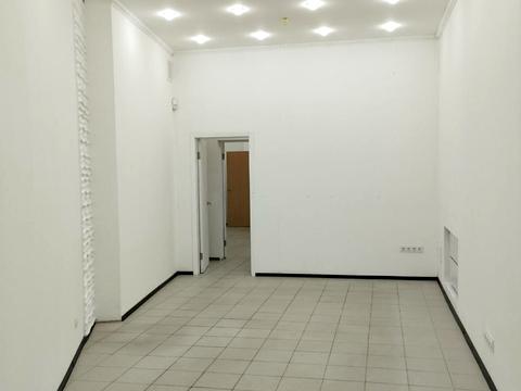 комерційна за адресою Алчевських вул. (Артема), 3