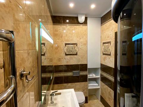 квартира за адресою Літературна вул., 8