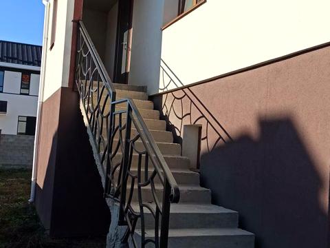 будинок за адресою Вишнева вул., 28