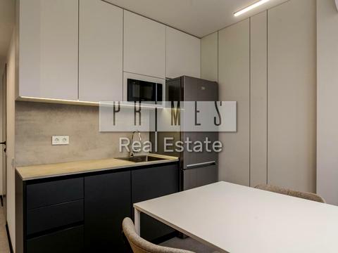 комерційна за адресою Володимирська вул., 51/53